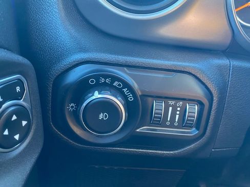 Used 2020 Jeep Wrangler Unlimited Sport image 27