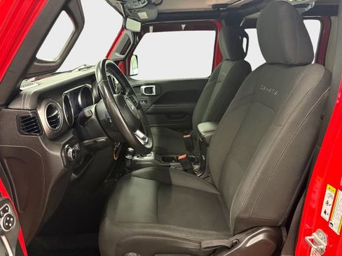 Used 2019 Jeep Wrangler Unlimited Sahara w/ Safety Group image 14