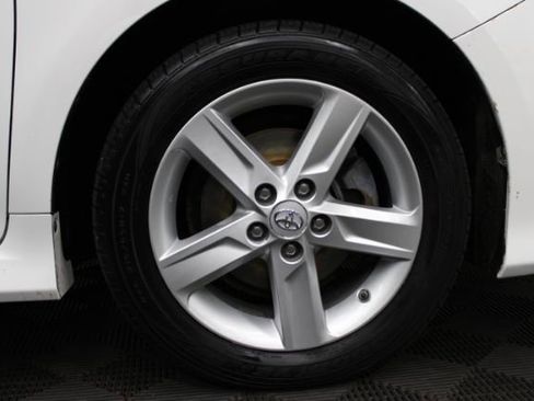 Used 2014 Toyota Camry SE image 7