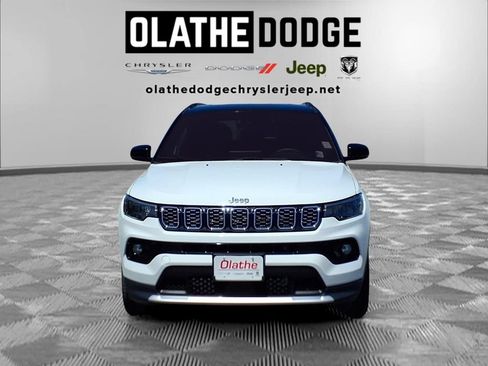 Used 2025 Jeep Compass Limited AWD/4WD image 31