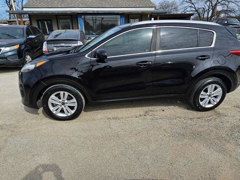 Used 2019 Kia Sportage LX w/ LX Popular Package image 3