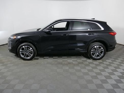 Certified 2025 Audi Q5 Premium w/ Convenience Package AWD/4WD image 6