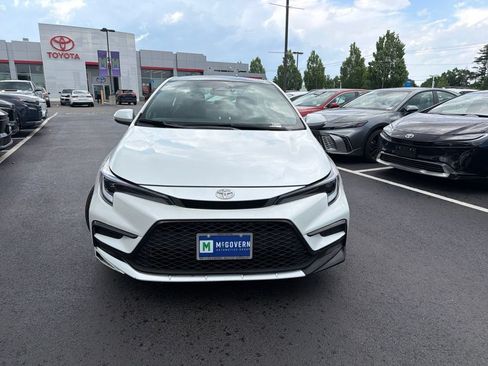 Used 2025 Toyota Corolla XSE FWD image 2
