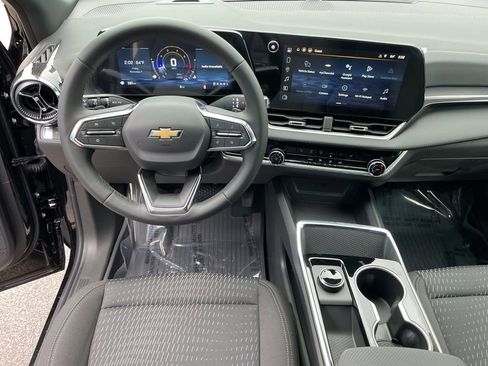 New 2026 Chevrolet Equinox LT FWD image 24