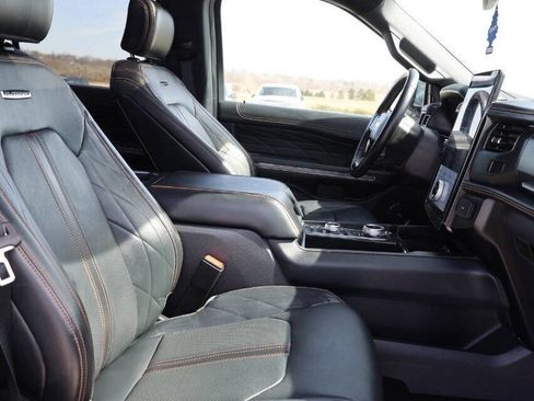Used 2023 Ford Expedition Platinum image 15