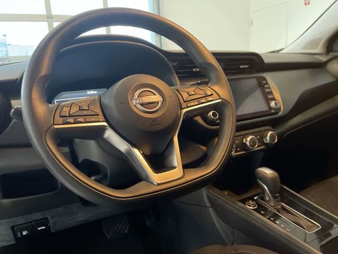 Used 2024 Nissan Kicks SV image 14