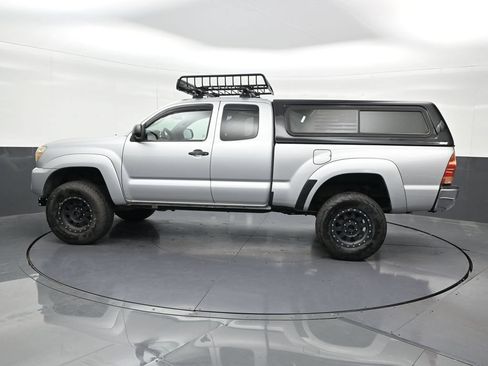 Used 2013 Toyota Tacoma PreRunner w/ SR5 Pkg RWD image 2