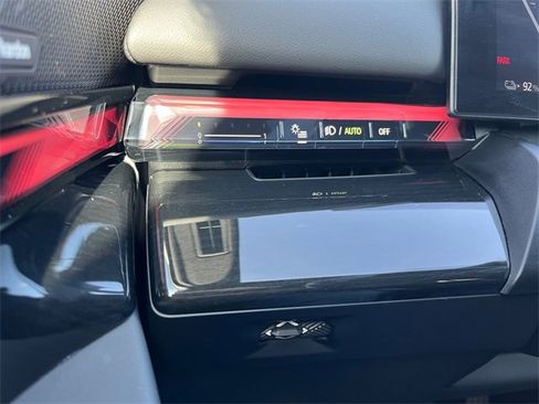 Certified 2025 BMW i5 xDrive40 w/ Premium Package image 17