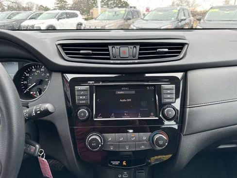 Certified 2020 Nissan Rogue S image 20