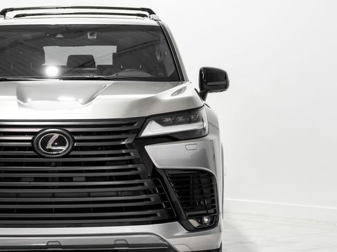 Used 2023 Lexus LX 600 4WD w/ Appearance Package image 46