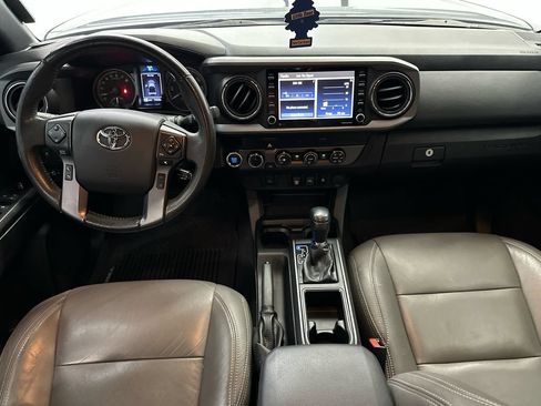 Used 2020 Toyota Tacoma TRD Off-Road AWD/4WD image 21
