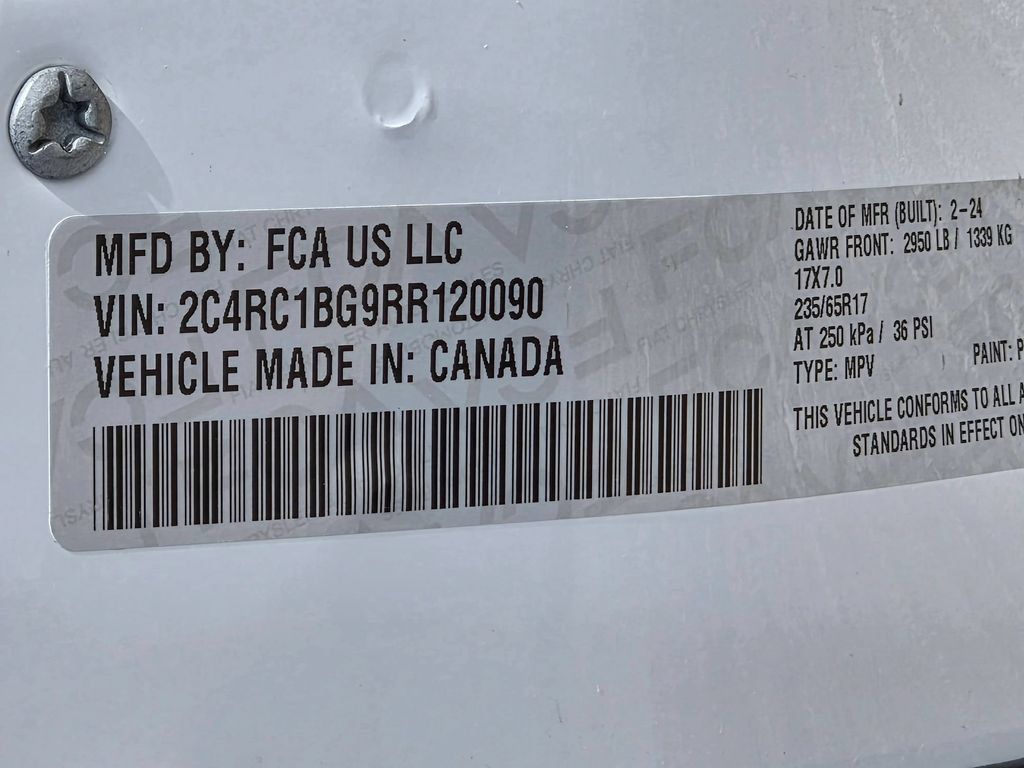 Used 2024 Chrysler Pacifica Touring-L FWD image 33