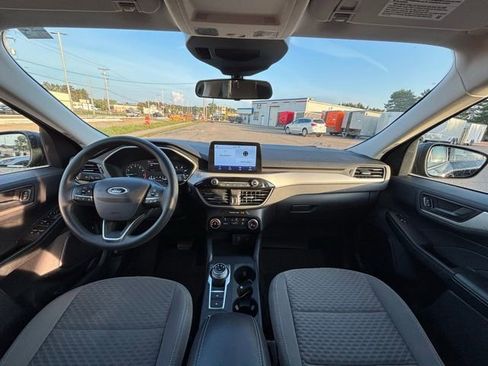 Used 2022 Ford Escape SE image 19