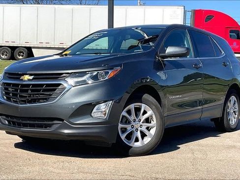 Used 2019 Chevrolet Equinox LT image 2