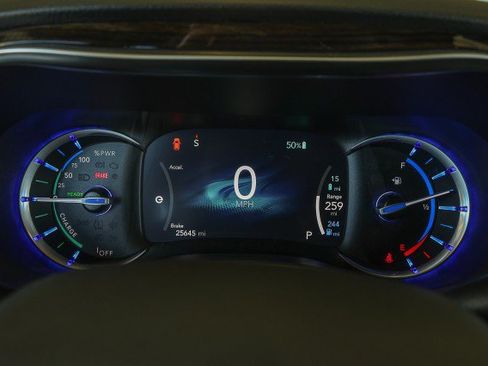 Used 2023 Chrysler Pacifica Pinnacle FWD image 27