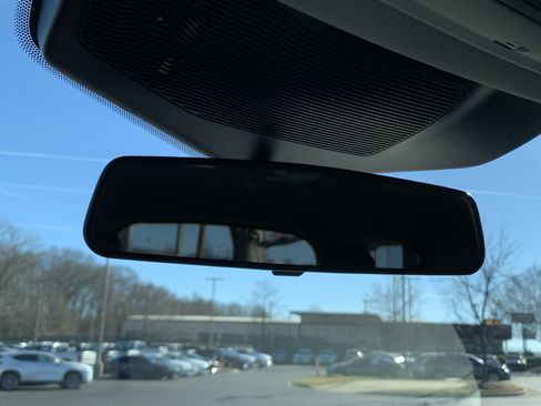 Used 2022 Ford Explorer XLT w/ Equipment Group 202A image 27