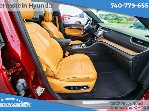 Used 2024 Jeep Grand Cherokee L Summit w/ Advanced Protech Group IV AWD/4WD image 36