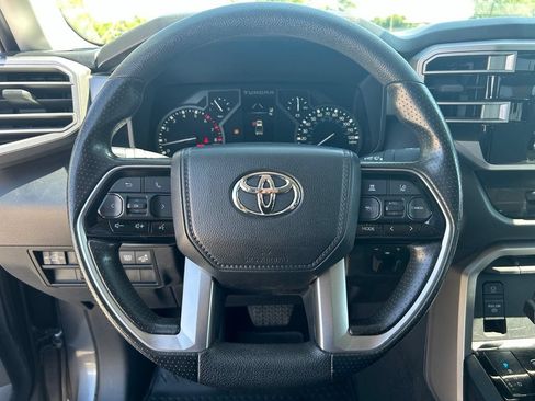 Used 2022 Toyota Tundra SR5 w/ SR5 Convenience Package AWD/4WD image 21