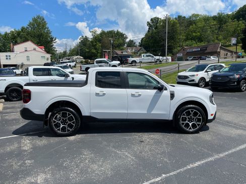 Certified 2025 Ford Maverick Lariat AWD/4WD image 4
