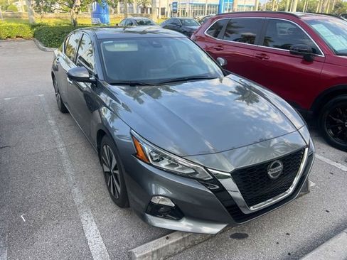 Used 2021 Nissan Altima 2.5 SL FWD image 3