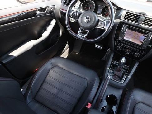 Used 2017 Volkswagen Jetta GLI image 23