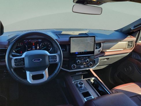 Used 2024 Ford Expedition Limited image 25