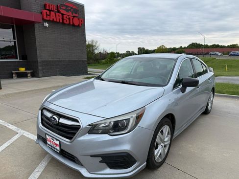 Used 2018 Subaru Legacy 2.5i AWD/4WD image 2