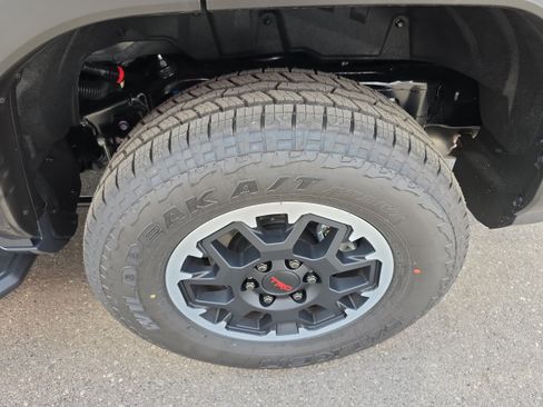 Used 2026 Toyota 4Runner TRD Off-Road Premium AWD/4WD image 8