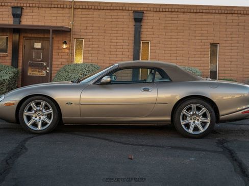 Used 2000 Jaguar XK8 Convertible RWD image 15