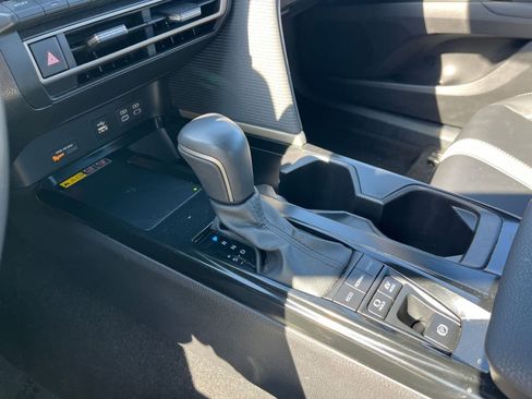 Used 2025 Toyota Camry SE FWD image 41