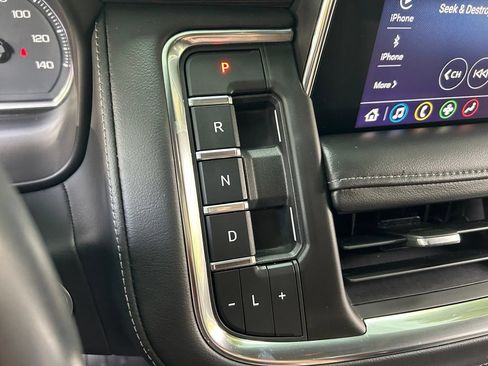 Used 2021 Chevrolet Tahoe Z71 AWD/4WD image 29