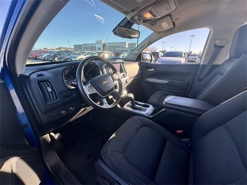 Used 2020 Chevrolet Colorado LT w/ Safety Package image 18