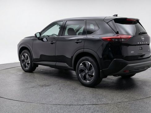 Used 2025 Nissan Rogue SV AWD/4WD image 6