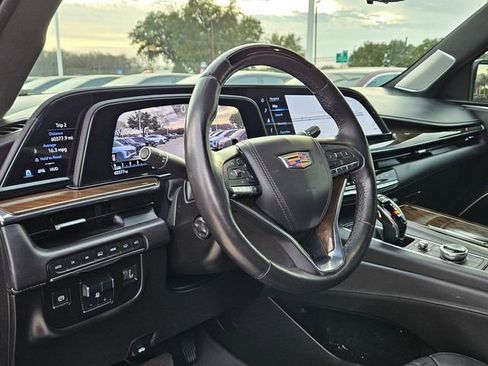Used 2024 Cadillac Escalade ESV Sport Platinum image 8