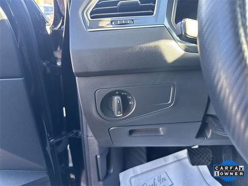 Used 2024 Volkswagen Tiguan SE image 12