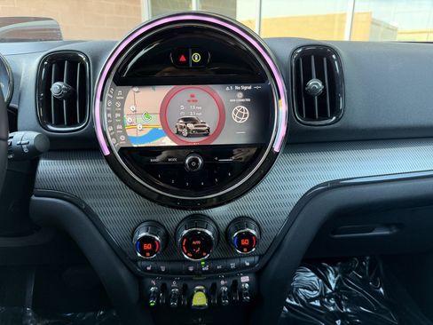 Used 2023 MINI Cooper Countryman SE w/ Storage Package image 19