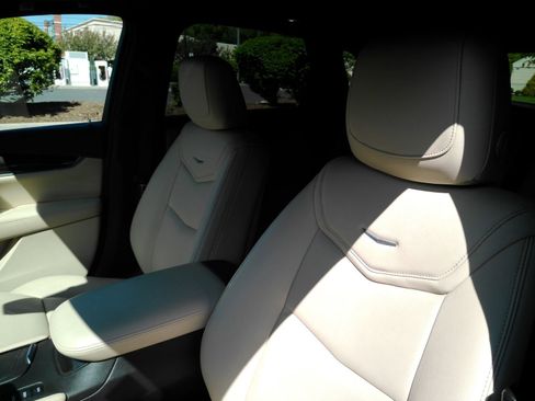 Certified 2019 Cadillac XT5 AWD image 11