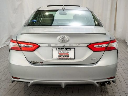 Certified 2020 Toyota Camry SE image 4