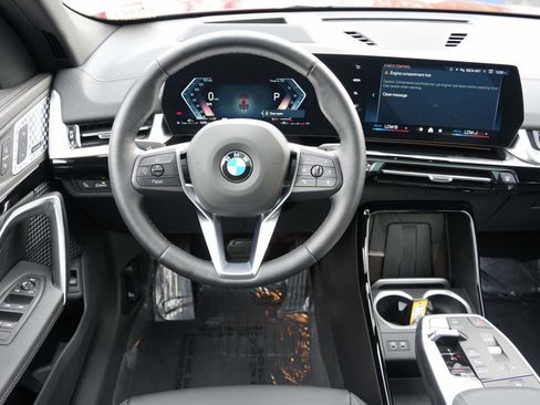 Used 2025 BMW X2 xDrive28i image 17