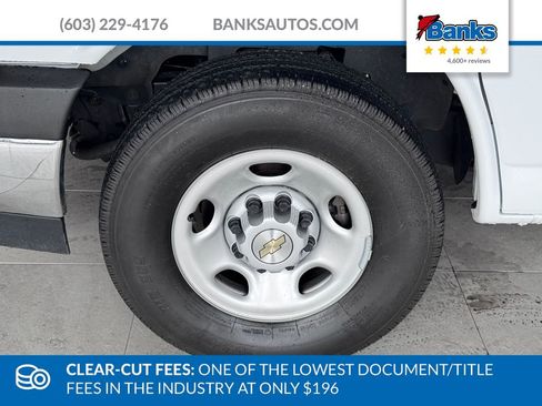 Used 2024 Chevrolet Express 2500 w/ Driver Convenience Package RWD image 4