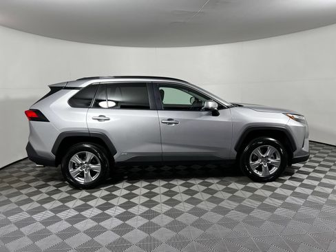 Used 2025 Toyota RAV4 XLE AWD/4WD image 4