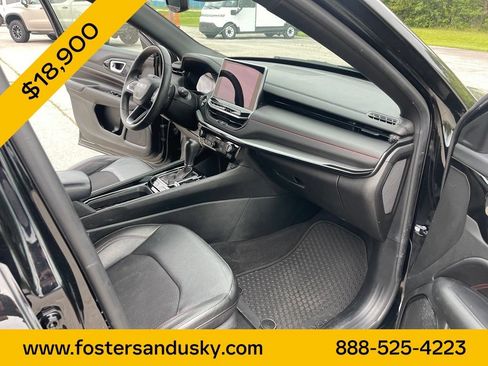 Used 2024 Jeep Compass Trailhawk AWD/4WD image 19