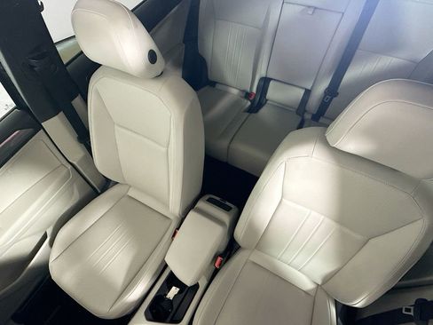 Used 2024 Volkswagen Tiguan SE R-Line image 22