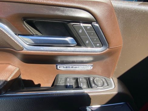 Used 2024 GMC Sierra 1500 Denali AWD/4WD image 11