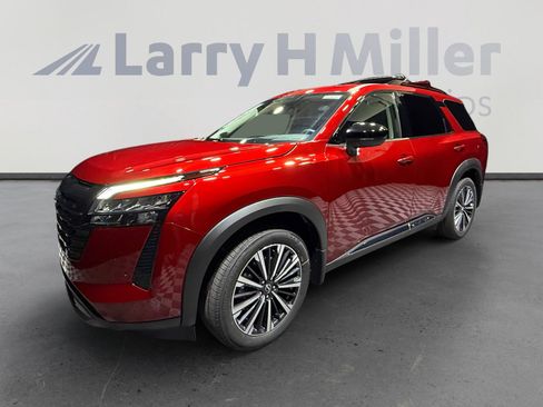 New 2026 Nissan Pathfinder Platinum AWD/4WD image 1