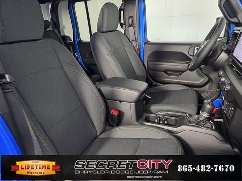 New 2025 Jeep Gladiator Sport image 30