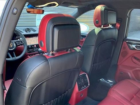 Certified 2026 Porsche Macan S image 25