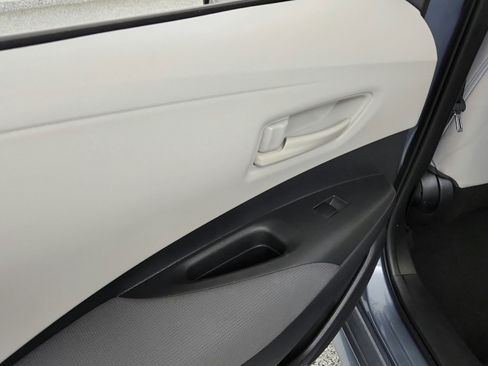 Used 2022 Toyota Corolla LE FWD image 19