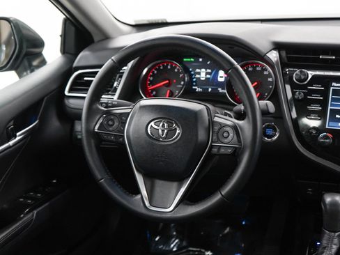 Used 2018 Toyota Camry XSE FWD image 14