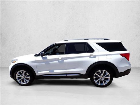 Used 2023 Ford Explorer Platinum w/ Technology Package AWD/4WD image 2
